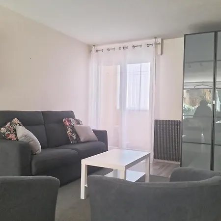 Soleil Bleu, T2, 53 M2 - 15min A Pied Des Plages Apartment Le Pradet